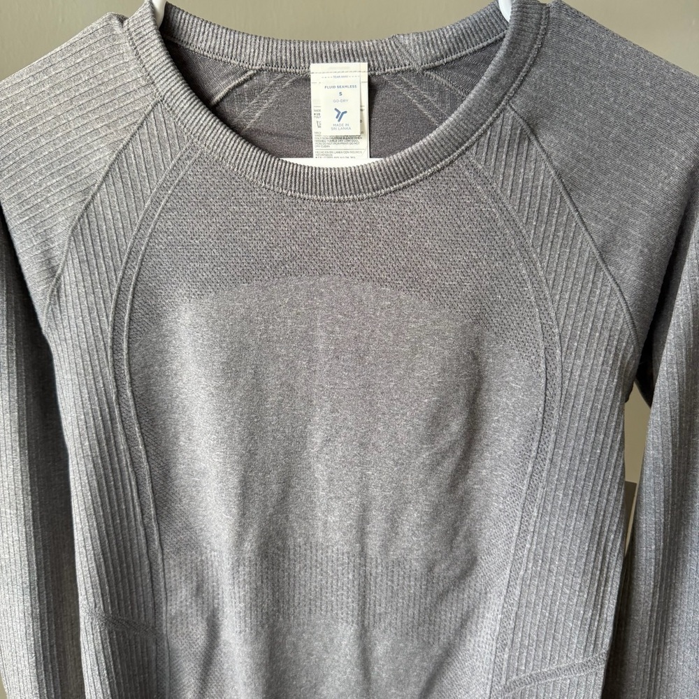 Old Navy Gray Ribbed- Athletic Long Sleeve Top - Picture 2 of 7